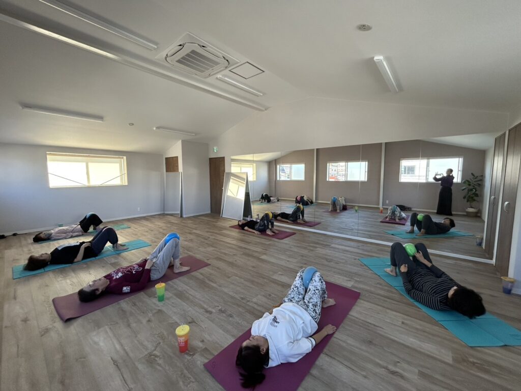 ピラティスのレッスン風景